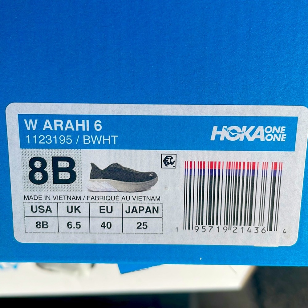 Hoka womens size 8 Arahi 6 black and white running shoe